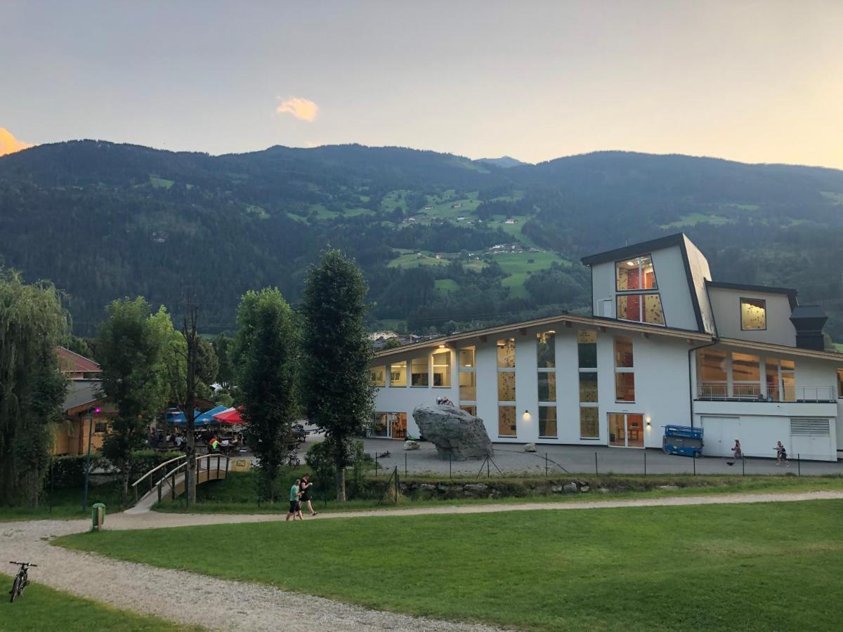 Hotel Zillerglückhütte - 5 Sterne Camping Aufenfeld Aschau Im Zillertal Exterior foto